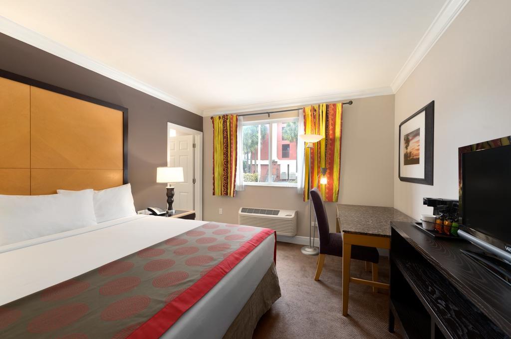Ramada By Wyndham Miami Springs/Miami International Airport Hotell Rum bild